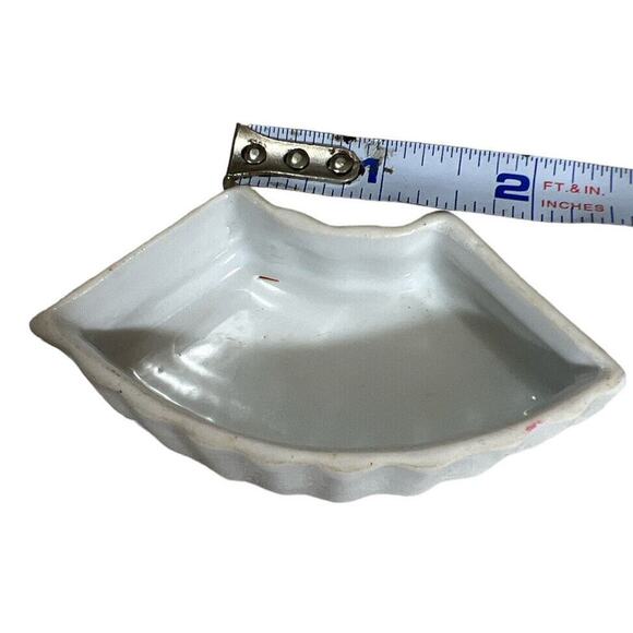 TRINKET BOX Vintage Small Porcelain Box with 2 Birds and 1 Flower - Picture 10 of 12